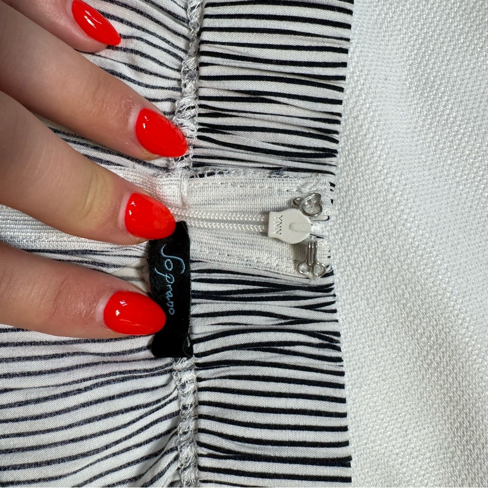 Relaxed black & white striped capri panst